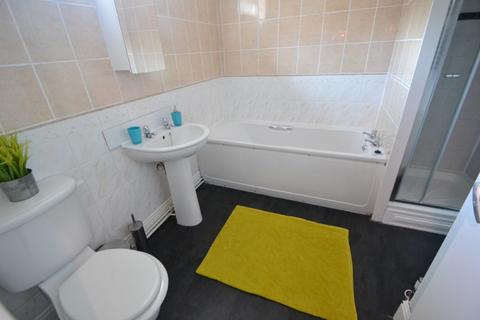 4 bedroom semi-detached house to rent, Hart Street, Nottingham NG7
