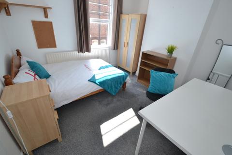 4 bedroom semi-detached house to rent, Hart Street, Nottingham NG7