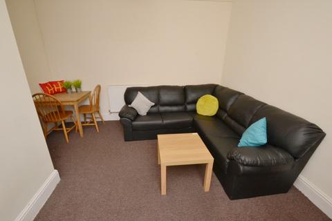 2 bedroom flat to rent, Henry Road, West Bridgford NG2