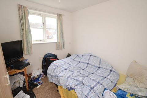 3 bedroom terraced house to rent, Heron Drive, Nottingham NG7