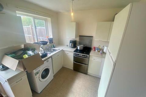 2 bedroom semi-detached house to rent, Heron Drive, Nottingham NG7