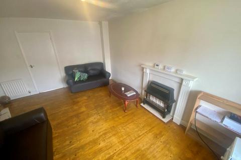 2 bedroom semi-detached house to rent, Heron Drive, Nottingham NG7