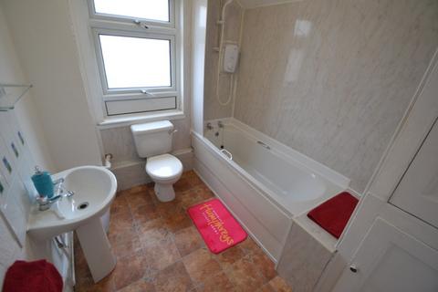 4 bedroom terraced house to rent, Highfield Road, Nottingham NG7