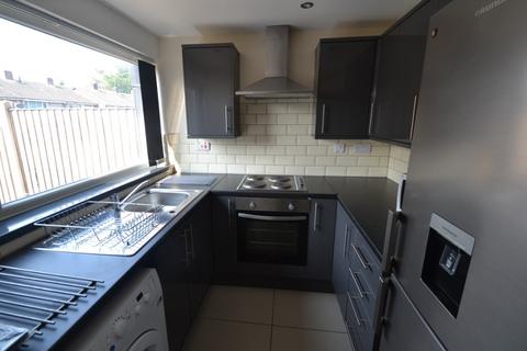 5 bedroom terraced house to rent, Honeywood Drive, Nottingham NG3