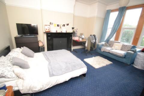 7 bedroom detached house to rent, Hope Drive, Nottingham NG7