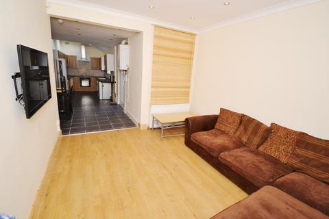 6 bedroom semi-detached house to rent, Ilkeston Road, Nottingham NG7
