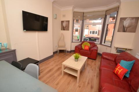 6 bedroom detached house to rent, Johnson Road, Nottingham NG7