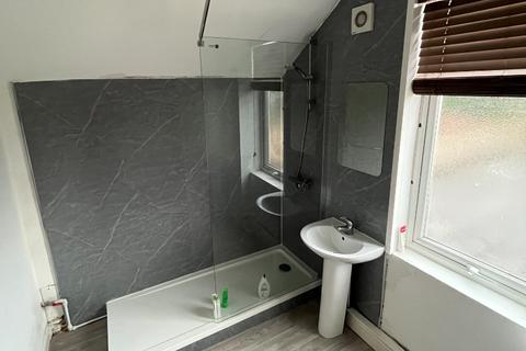 5 bedroom detached house to rent, Johnson Road, Nottingham NG7