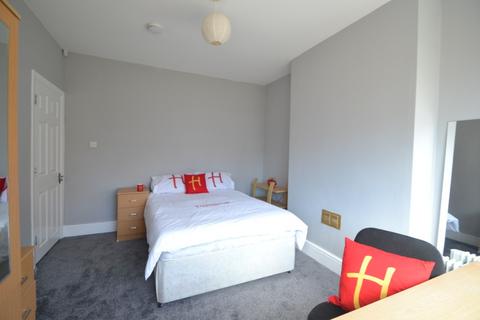 6 bedroom semi-detached house to rent, Lace Street, Nottingham NG7