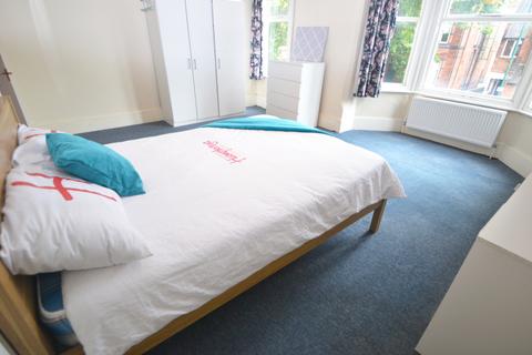 5 bedroom detached house to rent, Lenton Boulevard, Nottingham NG7