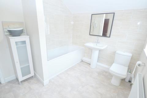 5 bedroom detached house to rent, Lenton Boulevard, Nottingham NG7