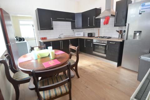 5 bedroom detached house to rent, Lenton Boulevard, Nottingham NG7