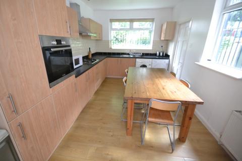 5 bedroom detached house to rent, Lenton Boulevard, Nottingham NG7