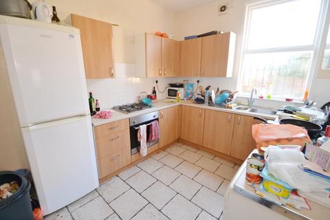 5 bedroom semi-detached house to rent, Lenton Boulevard, Nottingham NG7