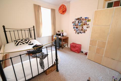5 bedroom semi-detached house to rent, Lenton Boulevard, Nottingham NG7