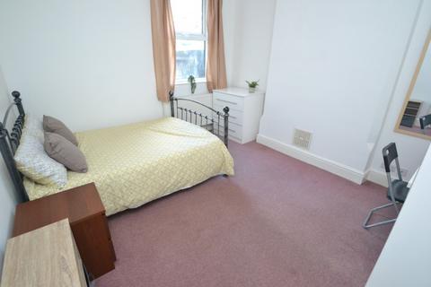 6 bedroom semi-detached house to rent, Loughborough Road, West Bridgford NG2