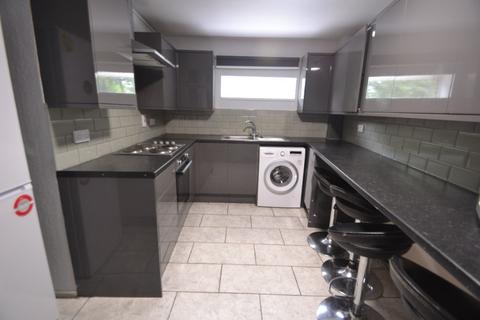 4 bedroom flat to rent, Mount Hooton Road, Nottingham NG7