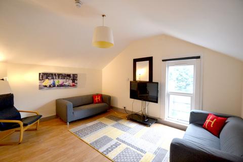 8 bedroom flat to rent, Mount Hooton Road, Nottingham NG7
