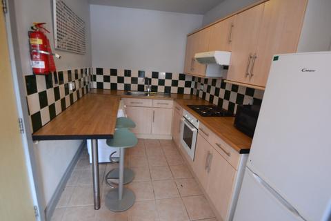 2 bedroom flat to rent, Mount Hooton Road, Nottingham NG7