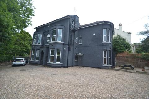 2 bedroom flat to rent, Mount Hooton Road, Nottingham NG7