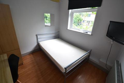 2 bedroom flat to rent, Mount Hooton Road, Nottingham NG7
