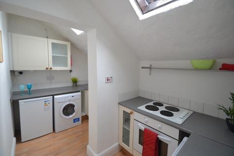 2 bedroom flat to rent, Musters Road, West Bridgford NG2