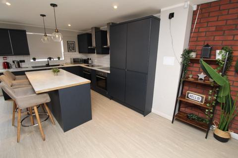 8 bedroom flat to rent, North Sherwood Street, Nottingham NG1
