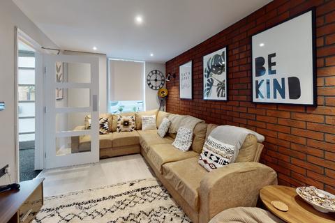 8 bedroom flat to rent, North Sherwood Street, Nottingham NG1