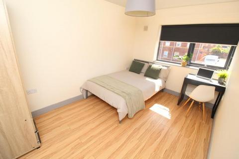 2 bedroom flat to rent, Old Brickyard, Nottingham NG3