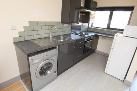 2 bedroom flat to rent, Old Brickyard, Nottingham NG3