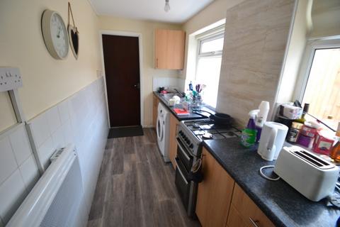 4 bedroom semi-detached house to rent, Osmaston Street, Nottingham NG7