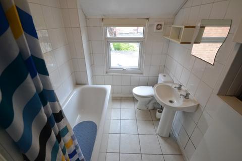 4 bedroom semi-detached house to rent, Osmaston Street, Nottingham NG7