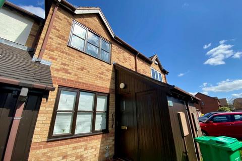 2 bedroom semi-detached house to rent, Shelby Close, Nottingham NG7
