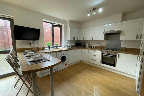 2 bedroom flat to rent, St Marks Street, Nottingham NG3