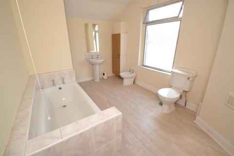 5 bedroom semi-detached house to rent, Trent Boulevard, West Bridgford NG2