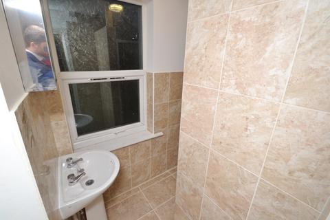 5 bedroom semi-detached house to rent, Trinity Avenue, Nottingham NG7