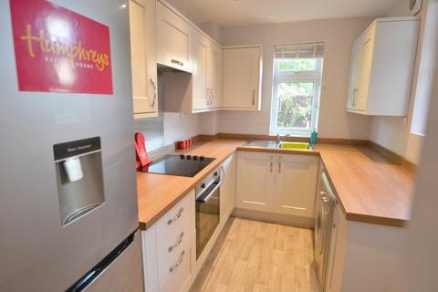 2 bedroom terraced house to rent, Warwick Street, Nottingham NG7