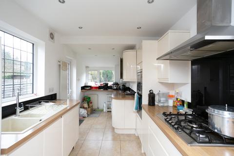 3 bedroom semi-detached house to rent, Purbrock Avenue, Watford, Hertfordshire, WD25