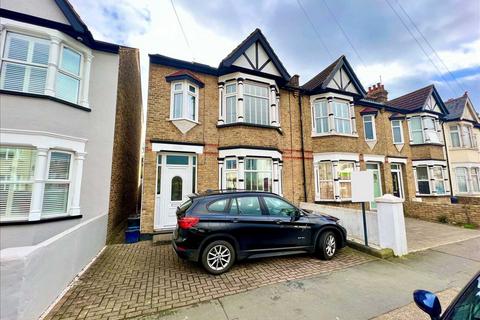3 bedroom end of terrace house for sale, Southend on Sea SS2