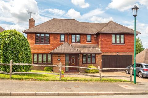 4 bedroom detached house for sale, The Spinney, Battle