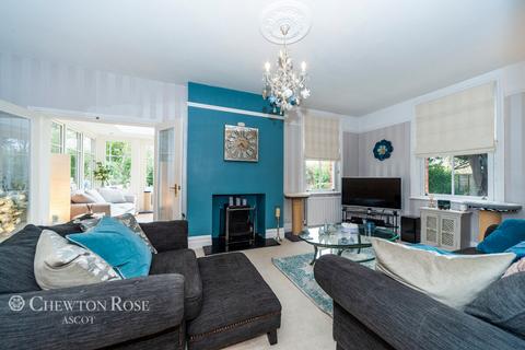 4 bedroom character property for sale, Crowthorne Road, BRACKNELL