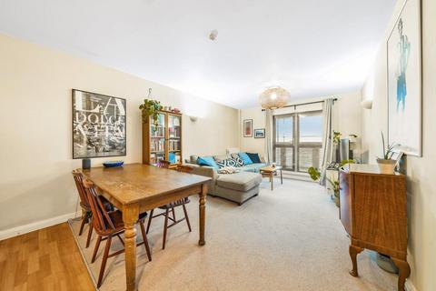 2 bedroom flat for sale, The Avenue, West Ealing