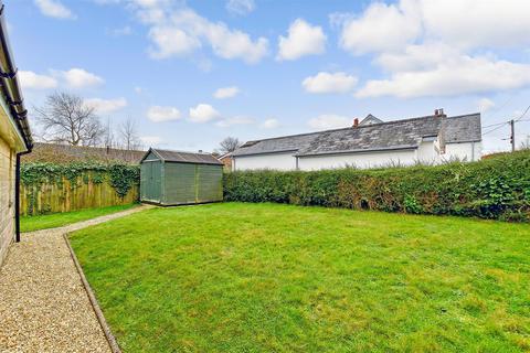 2 bedroom detached bungalow for sale - Summers Lane, Totland Bay, Isle of Wight