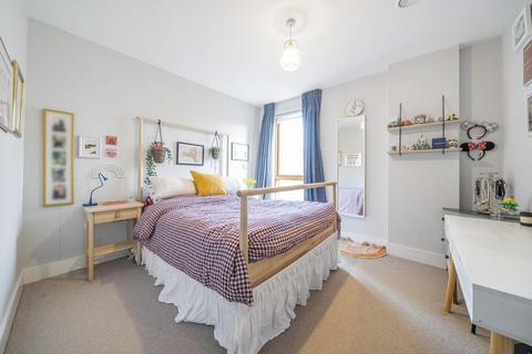 2 bedroom flat for sale, East Acton Lane, Acton