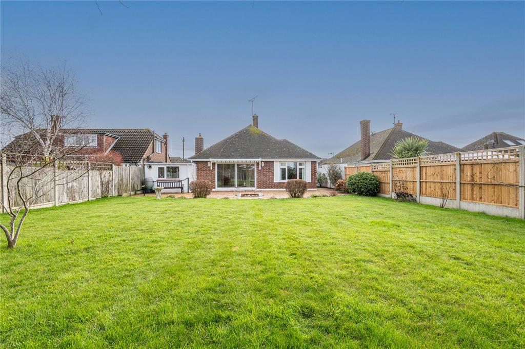 Marcus Avenue, Thorpe Bay, Essex, SS1 3 bed bungalow for sale £700,000