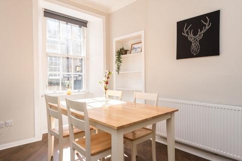 2 bedroom serviced apartment to rent, Old Tolbooth Wynd, Edinburgh EH8