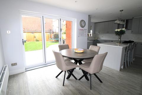 4 bedroom detached house for sale, Hornbeam Chase, South Ockendon RM15