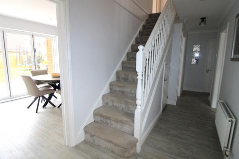 15 Hornbeam Chase, South Ockendon, RM15 6TT