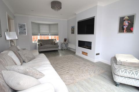 15 Hornbeam Chase, South Ockendon, RM15 6TT