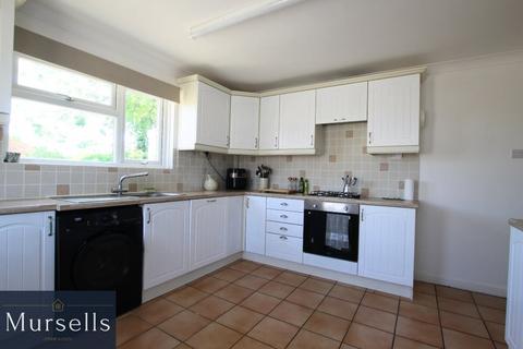 4 bedroom chalet for sale, Almer Road, Poole BH15